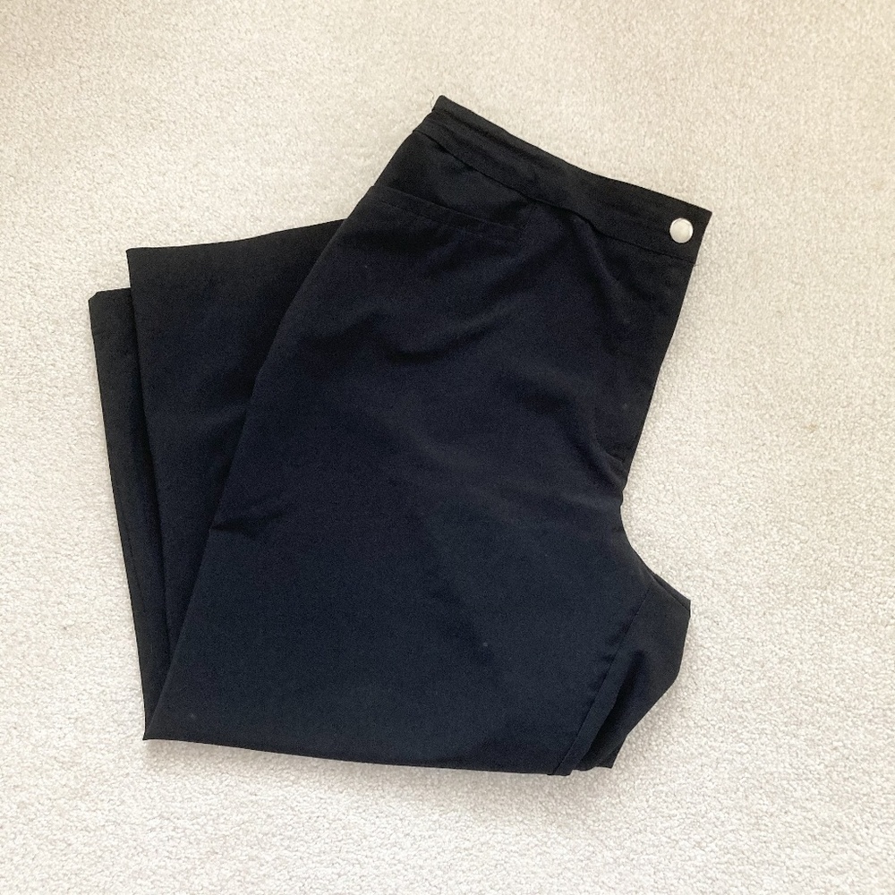 Chicos weekends womens 1 (m) black swish pants cap